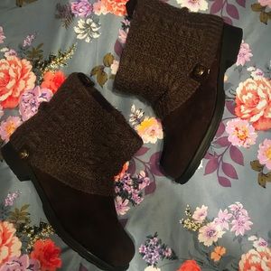 Muk Luk dark brown sweater top booties